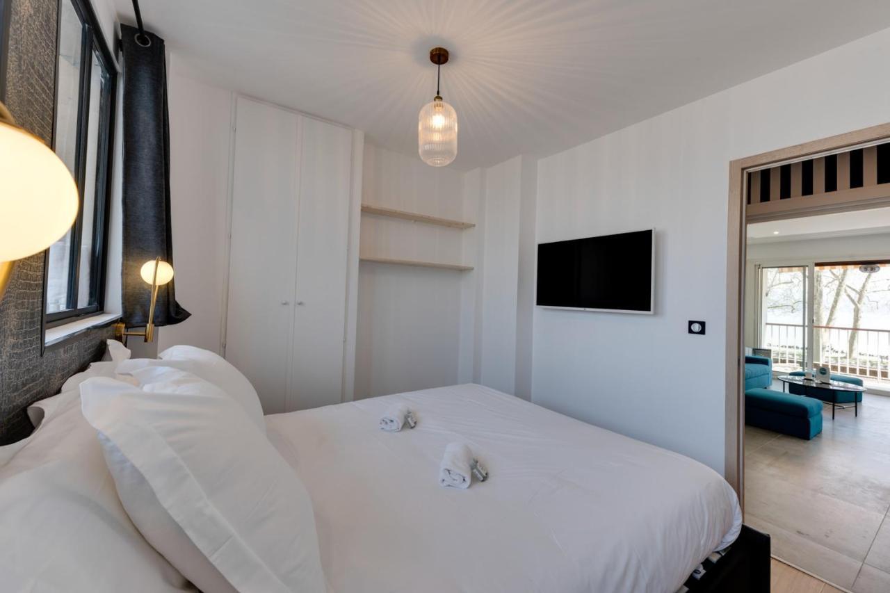Swan Lake - Design Apartment Facing Lake Annecy Bagian luar foto